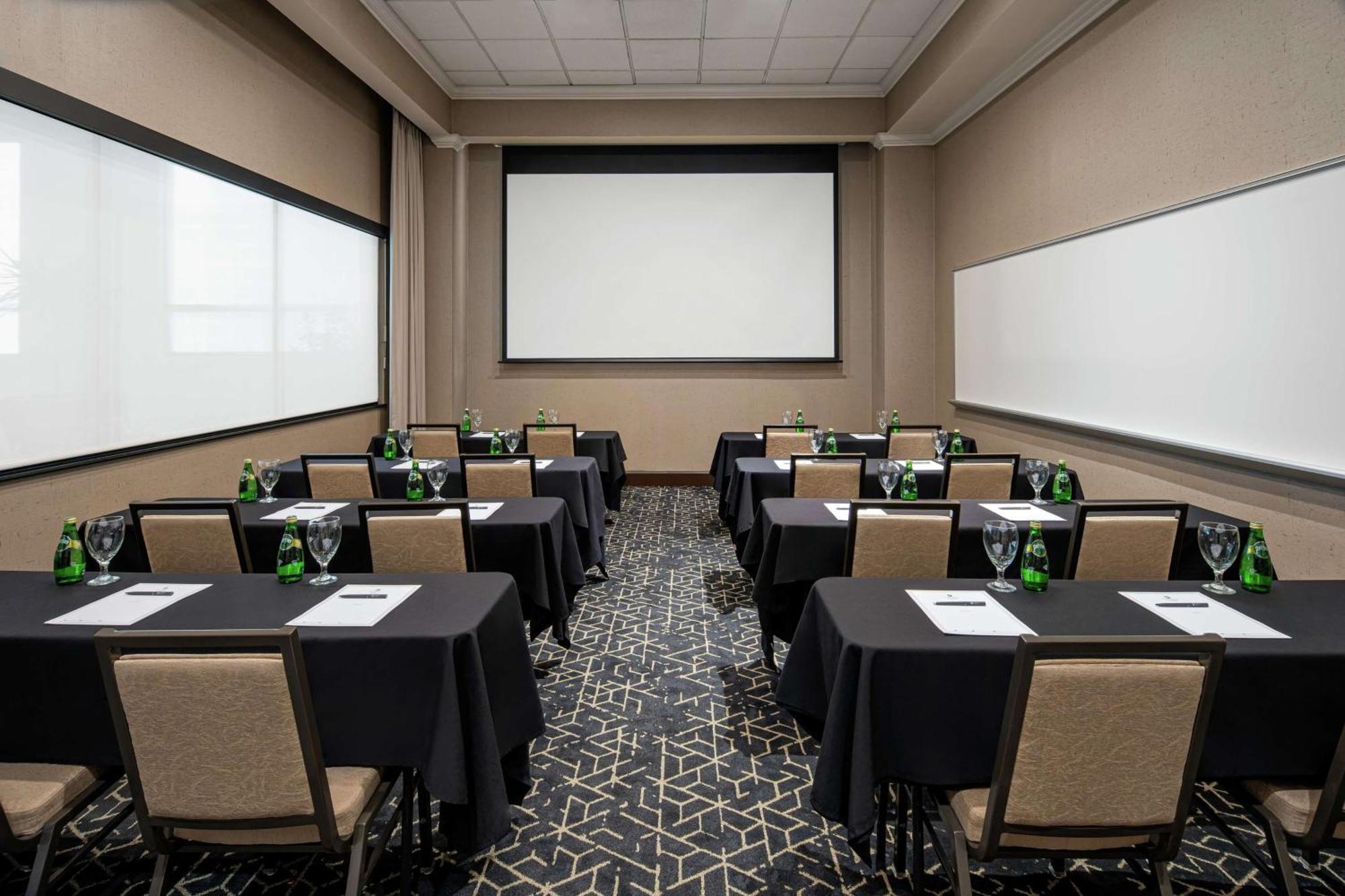 Embassy Suites By Hilton Fort Worth Downtown Екстериор снимка