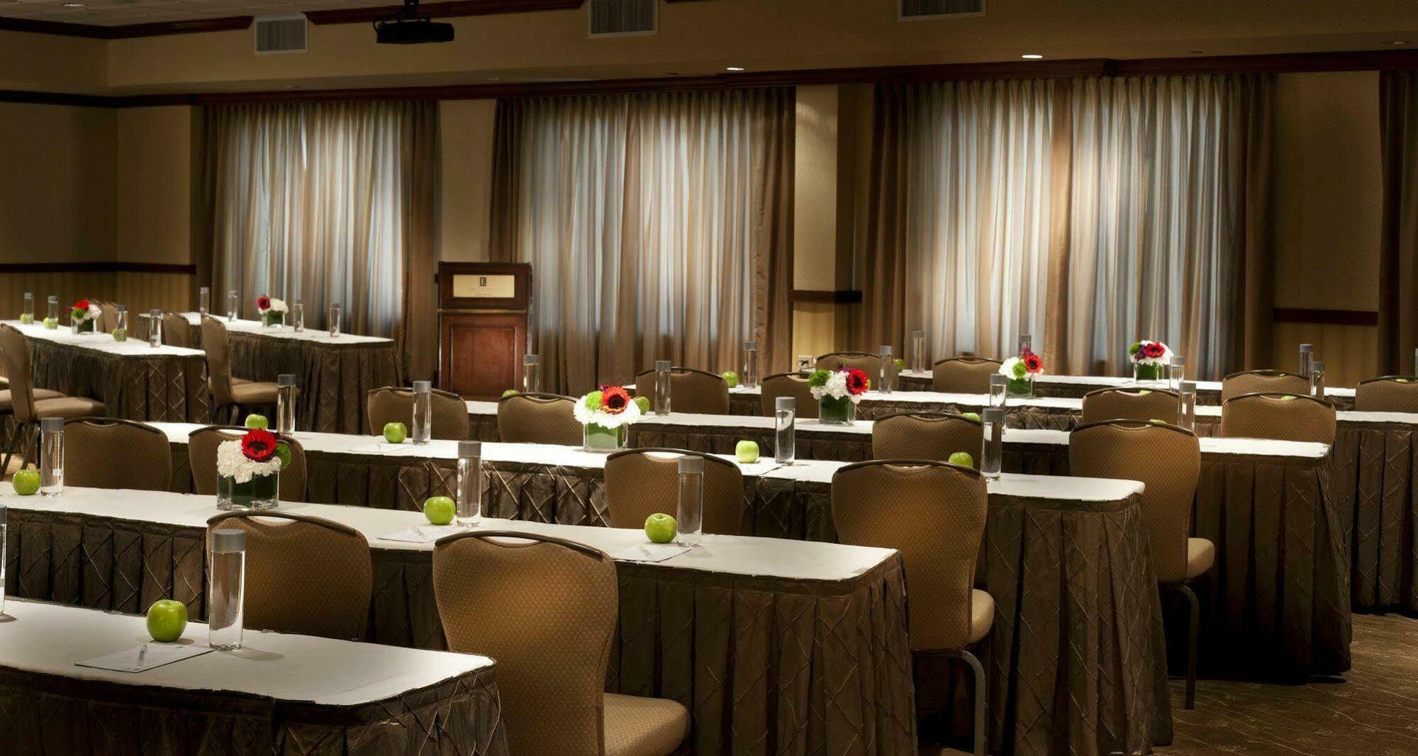Embassy Suites By Hilton Fort Worth Downtown Екстериор снимка